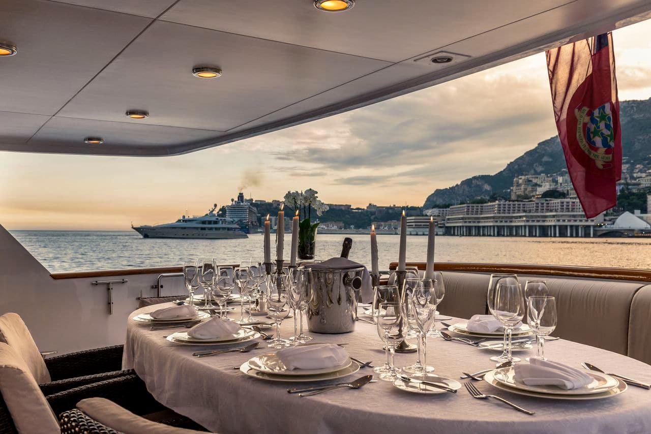 Yachts charter Navali Rossato 130